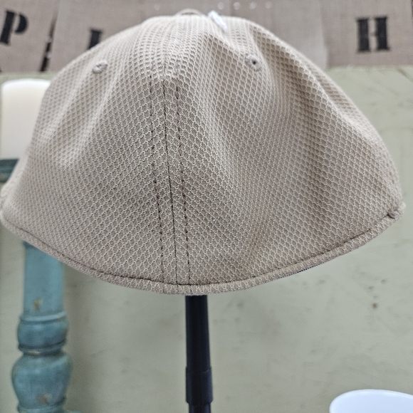 Titleist New Era Golf hat, size large/xl.  Eagles Golf Club.  Khaki/black - Picture 4 of 4